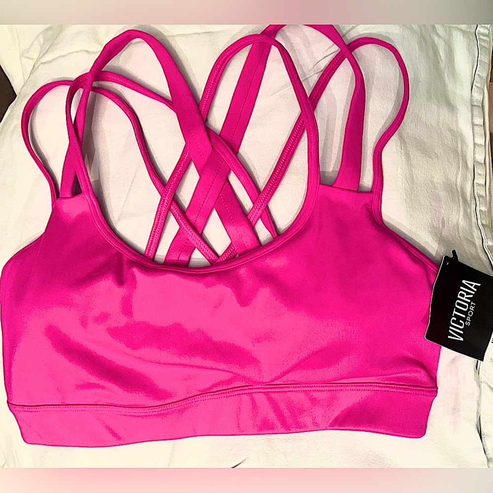 Victoria’s Secret Sport Strappy-Back Sports Bra. Pink. NEW WITH TAGS. size M.